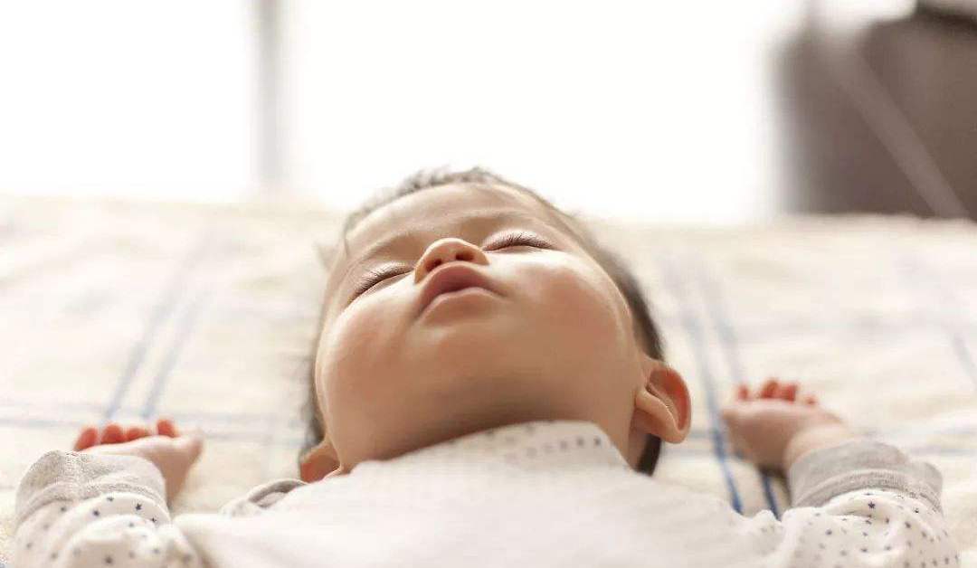 婴儿白天晚上不睡觉有妙招,宝宝白天睡得多会影响晚上睡眠吗