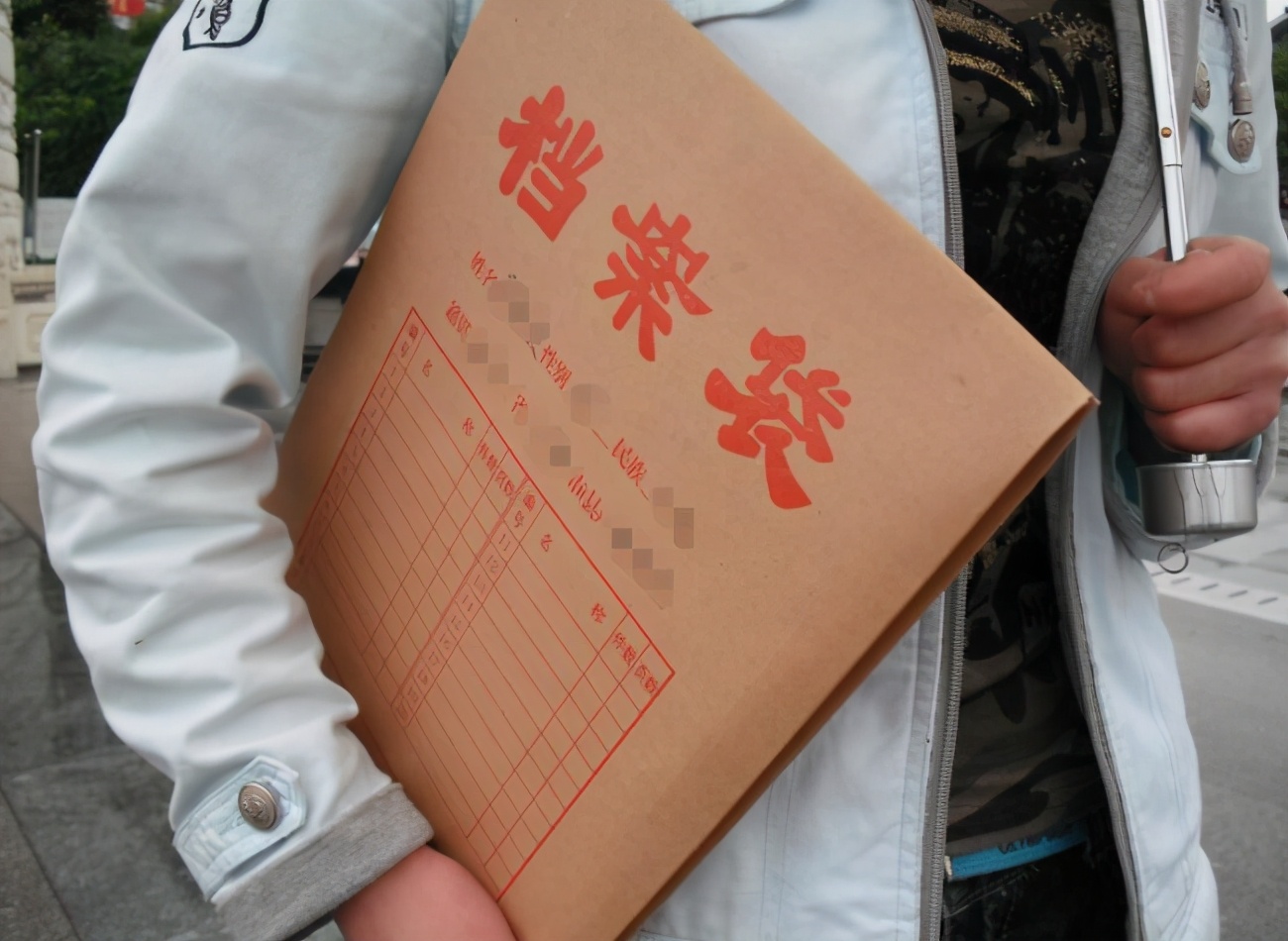 大学毕业之后档案转哪里,大学毕业后档案去向在哪里查