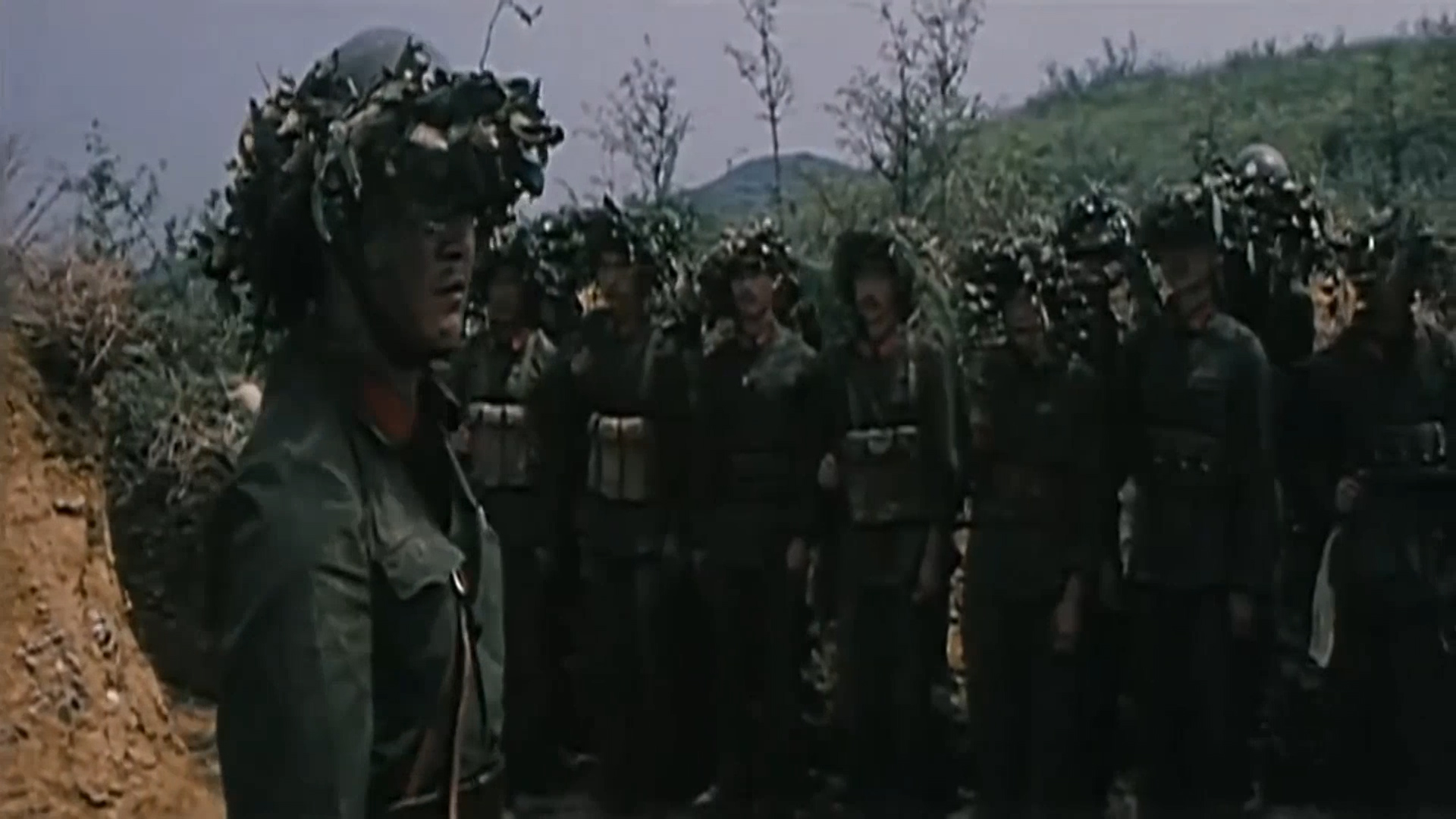 后方撤退前方战士牺牲,前方将士浴血奋战后方拆台