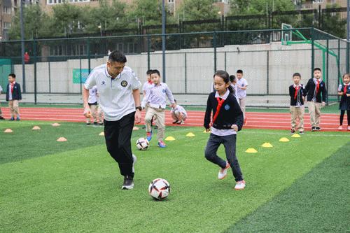 多彩课后服务助力学生快乐成长,多彩社团上线课后服务减负不减质