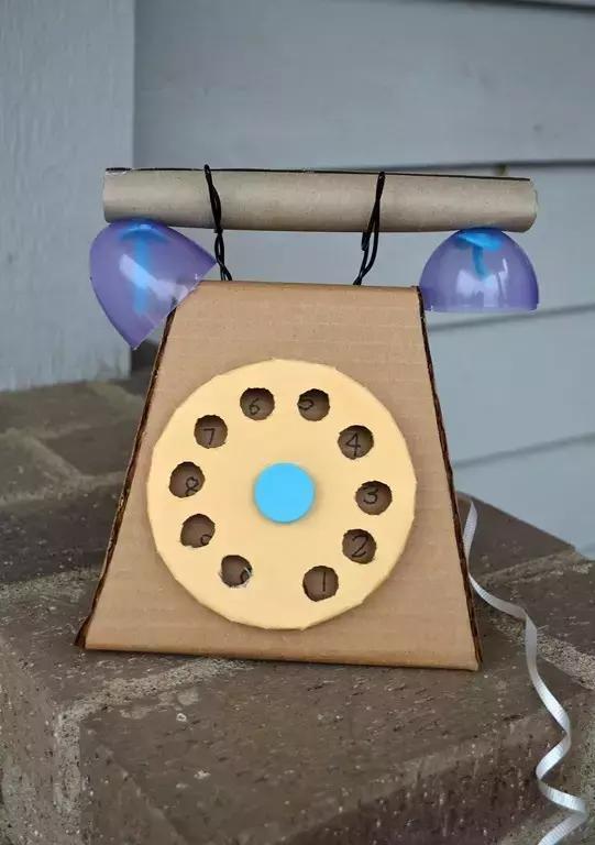 纸箱手工环创作品幼儿,纸箱环创制作大全