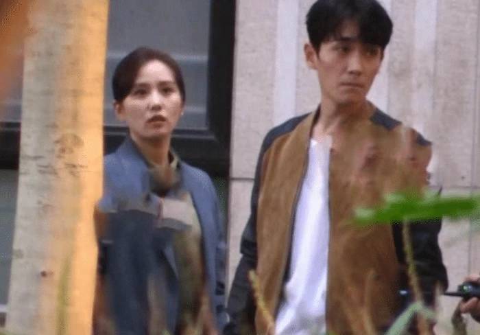 章子怡怀孕胖了多少,章子怡大方挺孕肚亮相