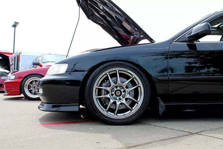 要看雅阁的改装案例还是看“别人家”的吧,国内实在不多