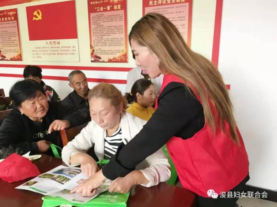 亩产万元,情暖百姓!——看鹤壁最美芦笋姐刘海燕如何带村民致富