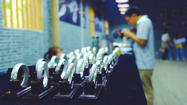 古寨、夕阳、界碑、待嫁的壮族姑娘，广西，原来这么美