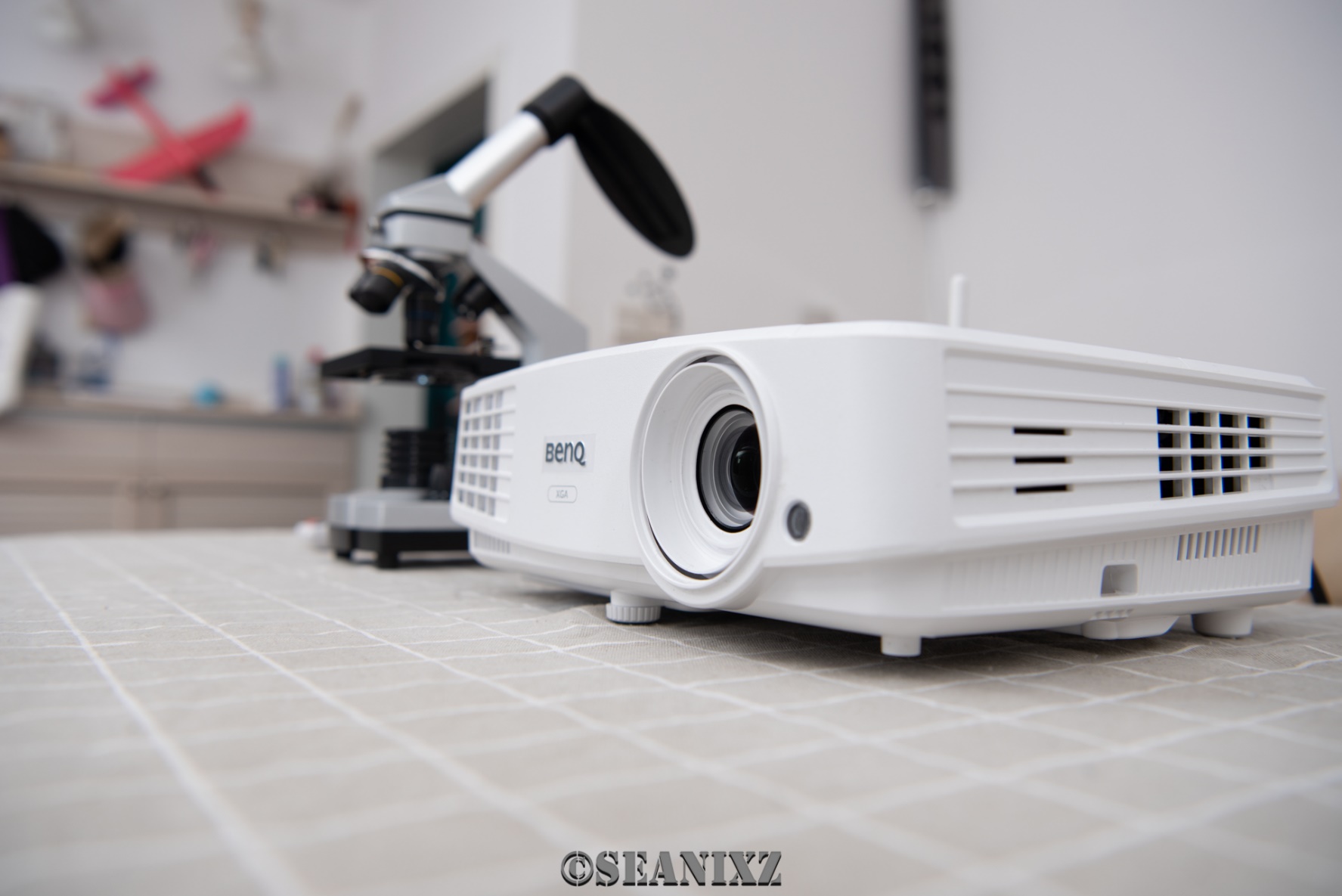 花式搞机:投影仪加上手机投屏秒变显微投影设备