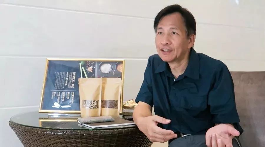 守着20000亩橙子园，他说：一年好景君需记，最是橙黄橘绿时