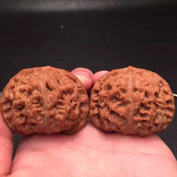 才买的文玩核桃怎样更快盘出包浆,文玩核桃出包浆以后怎么盘玩