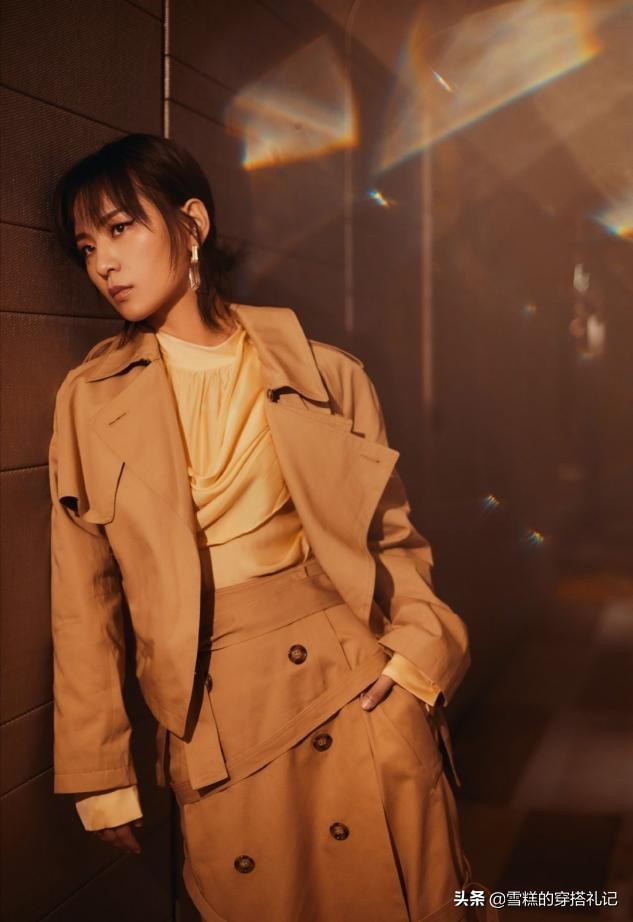 袁泉极简风衣搭配,袁泉职场风穿衣搭配