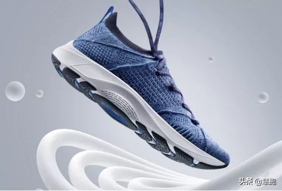 国产跑鞋r2与李宁跑鞋对比,近几年崛起的国产跑鞋品牌