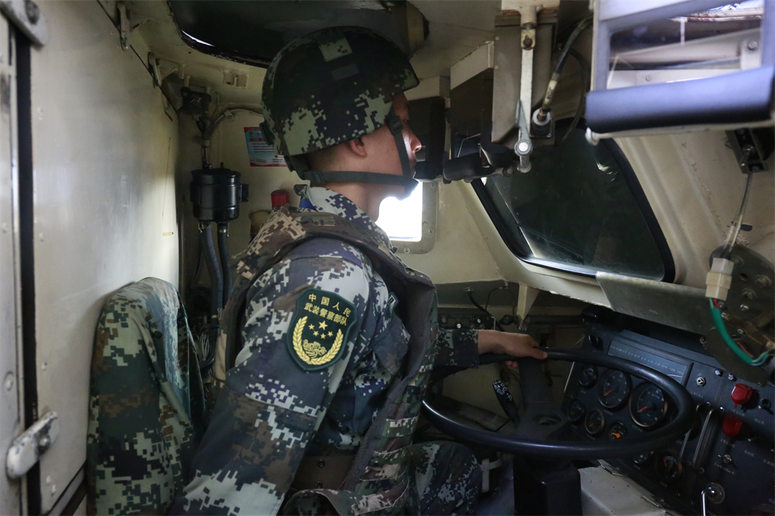 武警第一机动总队铁甲重拳,直击武警特战队员超燃训练现场