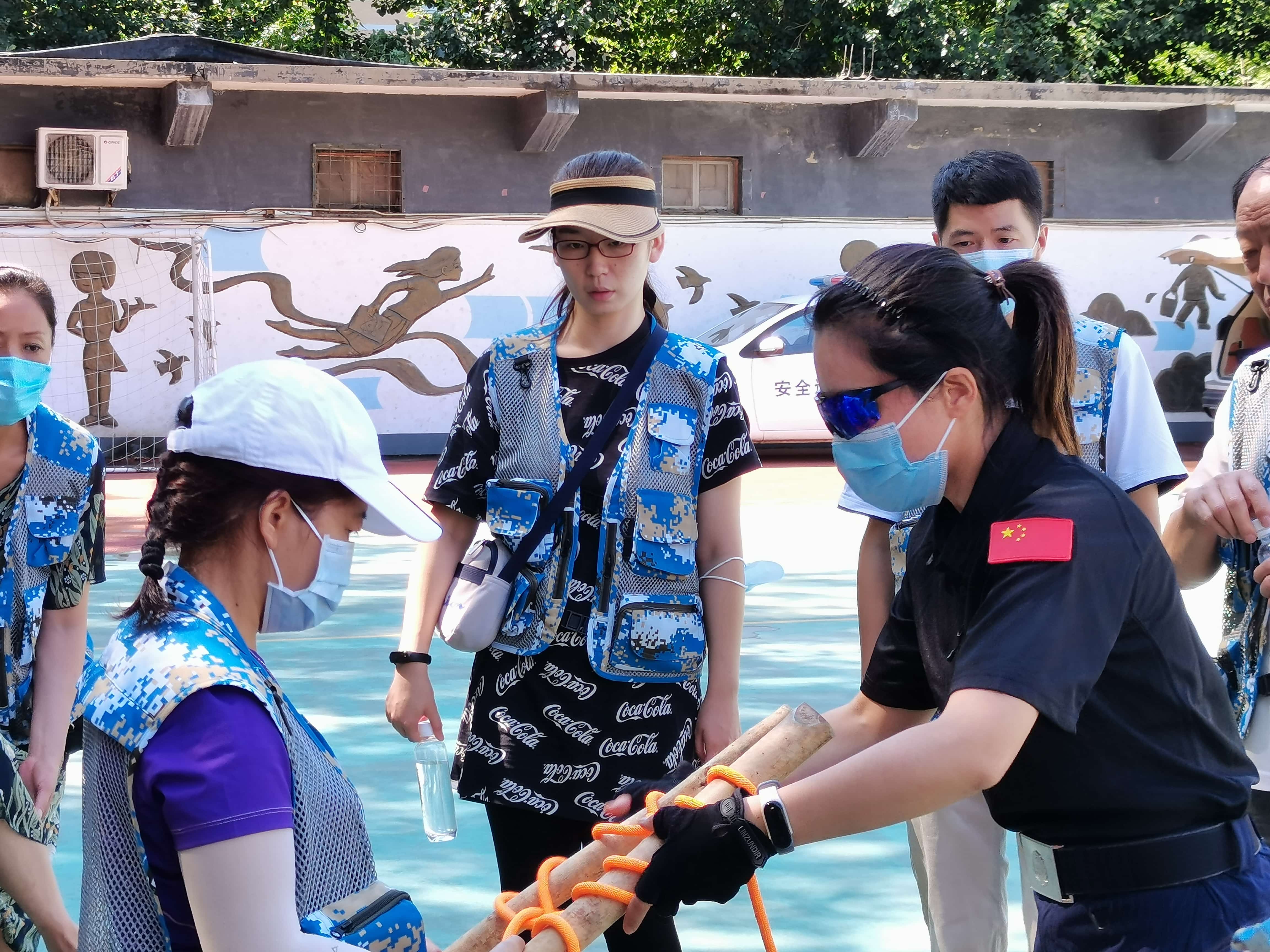 蓝夫执行北京朝阳区人防办与团结湖街道人防志愿者授旗活动