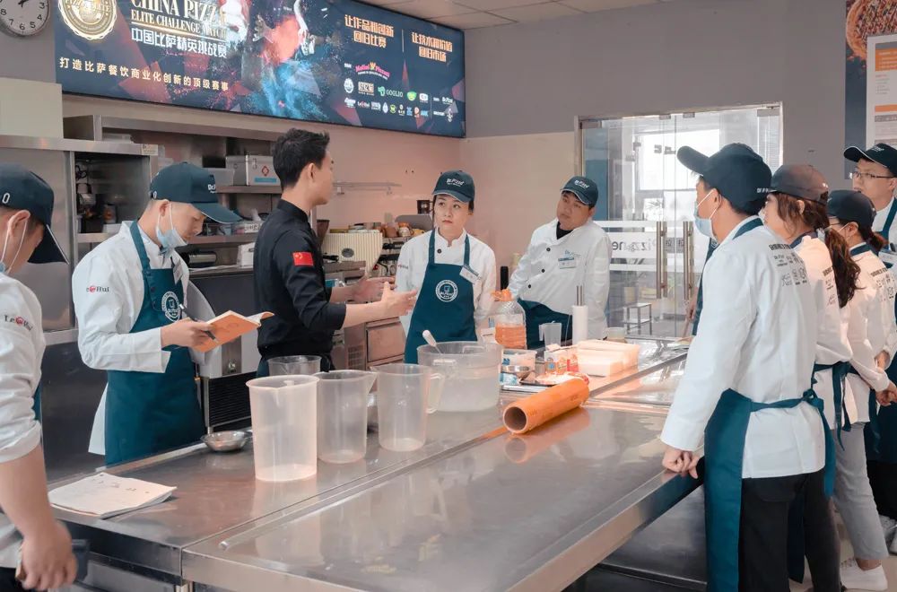 夏天面团室温放一夜会发酵吗,夏天面团控温加冰水吗