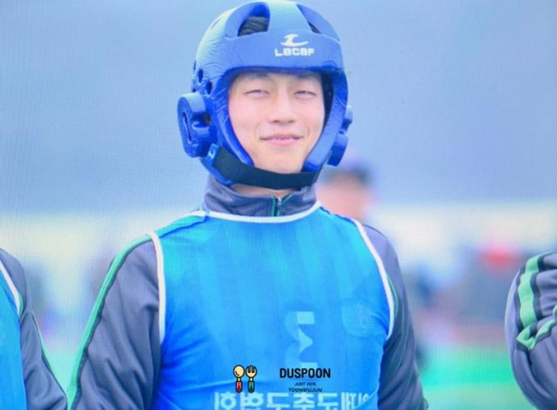 尹斗俊足球视频,尹斗俊踢足球