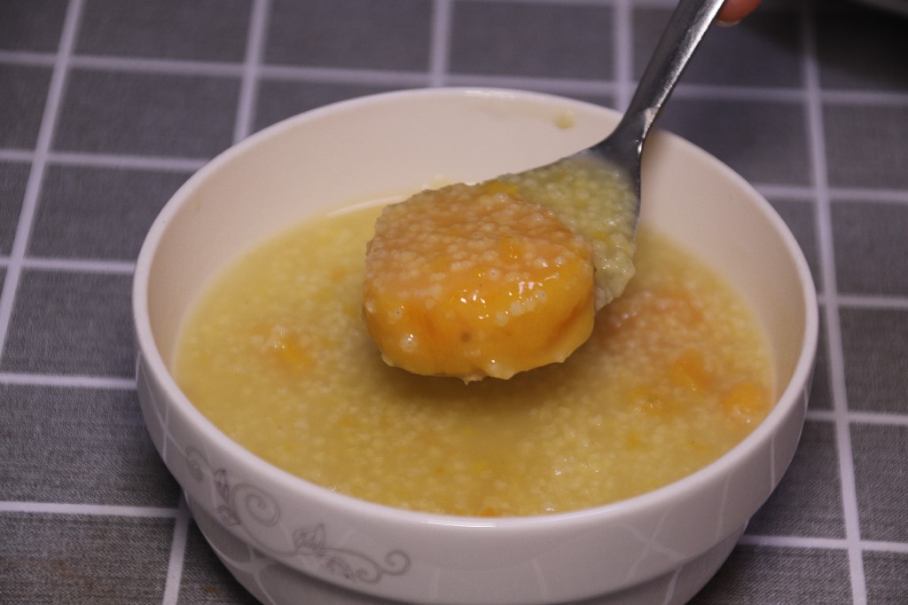 熬小米粥怎样不溢锅,熬小米粥别直接加水