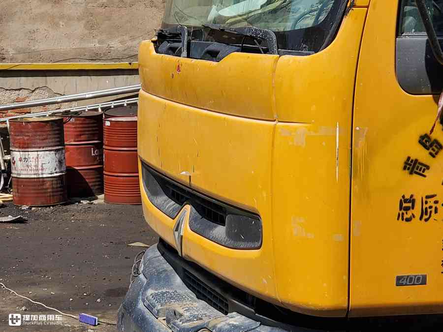 雷诺Kerax泵车实拍,专为恶劣工况而生，如今见到这样的老车太难得