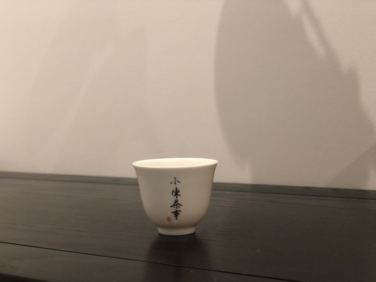 温水泡茶是劣质茶的“掩饰衣。真正的好茶,根本不存在怕烫之说