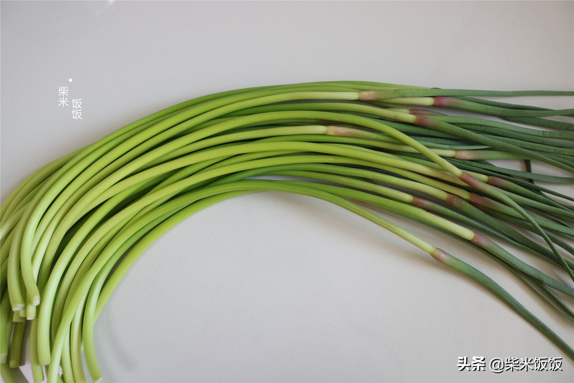 腌蒜苔1斤蒜苔放多少盐多少糖,腌蒜苔10斤蒜苔放多少盐