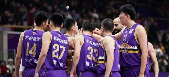 撑不下去了？北控男篮做出艰难决定，马布里与球员站在了一起