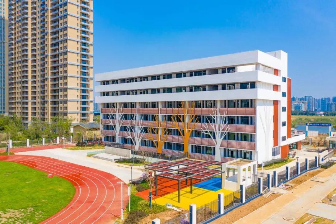 华丽转身开启人生新征程,华丽转身开启新的人生