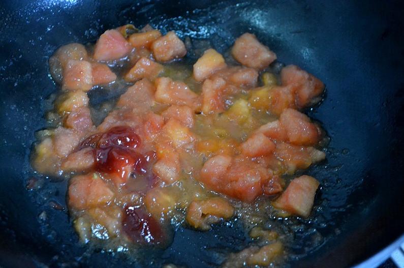 番茄鱼怎么做汤色好看,番茄鱼怎样做好吃而且简单