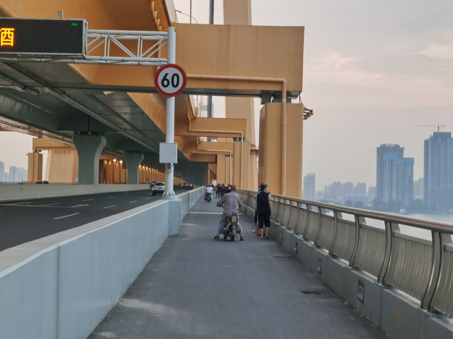 武汉本地人优点,武汉的优点和缺点