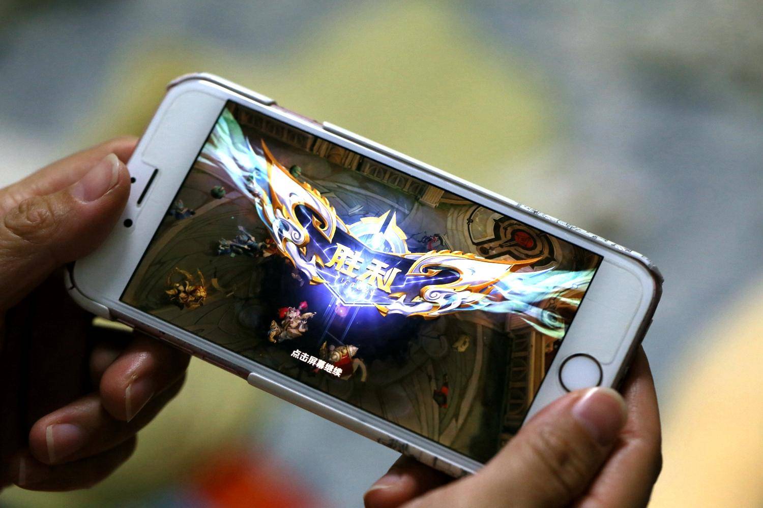 苹果6s电池更换拆解教程,iphone6s换6sp电池续航