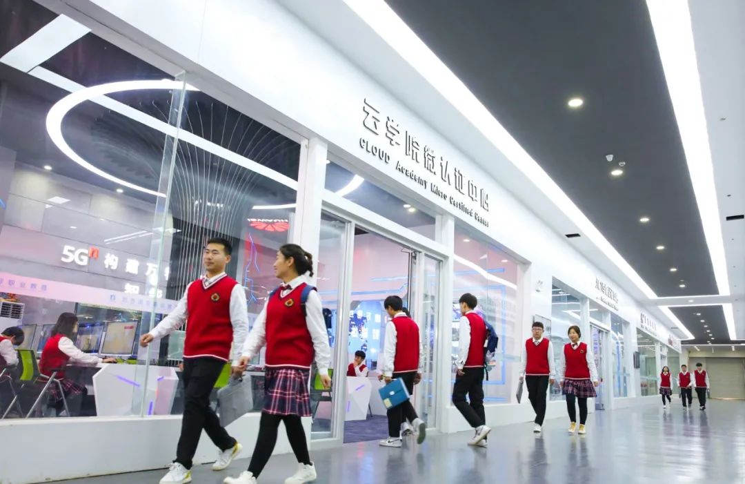 软件开发工程师副业,软件开发工程师属于什么职位