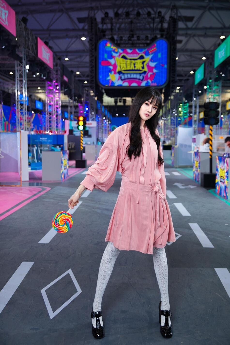 今年流行的黑袜,时尚潮流黑袜