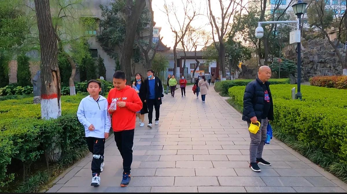 西安莲湖公园要门票吗,西安莲湖公园历史