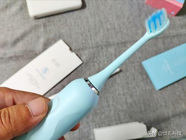 电动牙刷推荐100以内续航持久性强,实测入门必备的一款电动牙刷