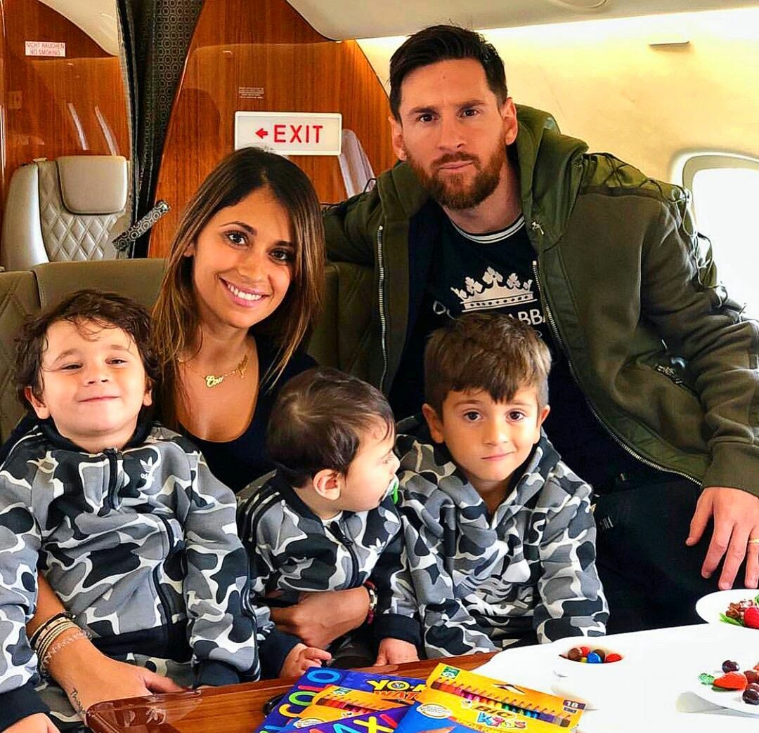 克罗地亚守门员梅西,蒂亚戈和马特奥保护西罗