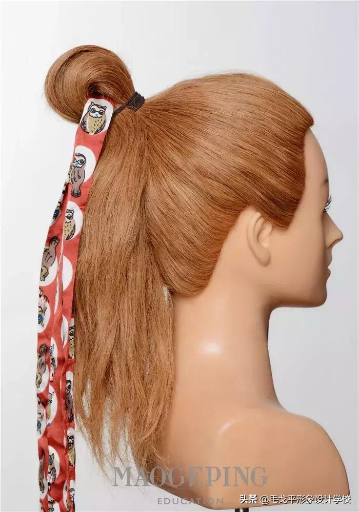 丸子头发带扎法简单又好看又漂亮,丸子头怎么搭配发带