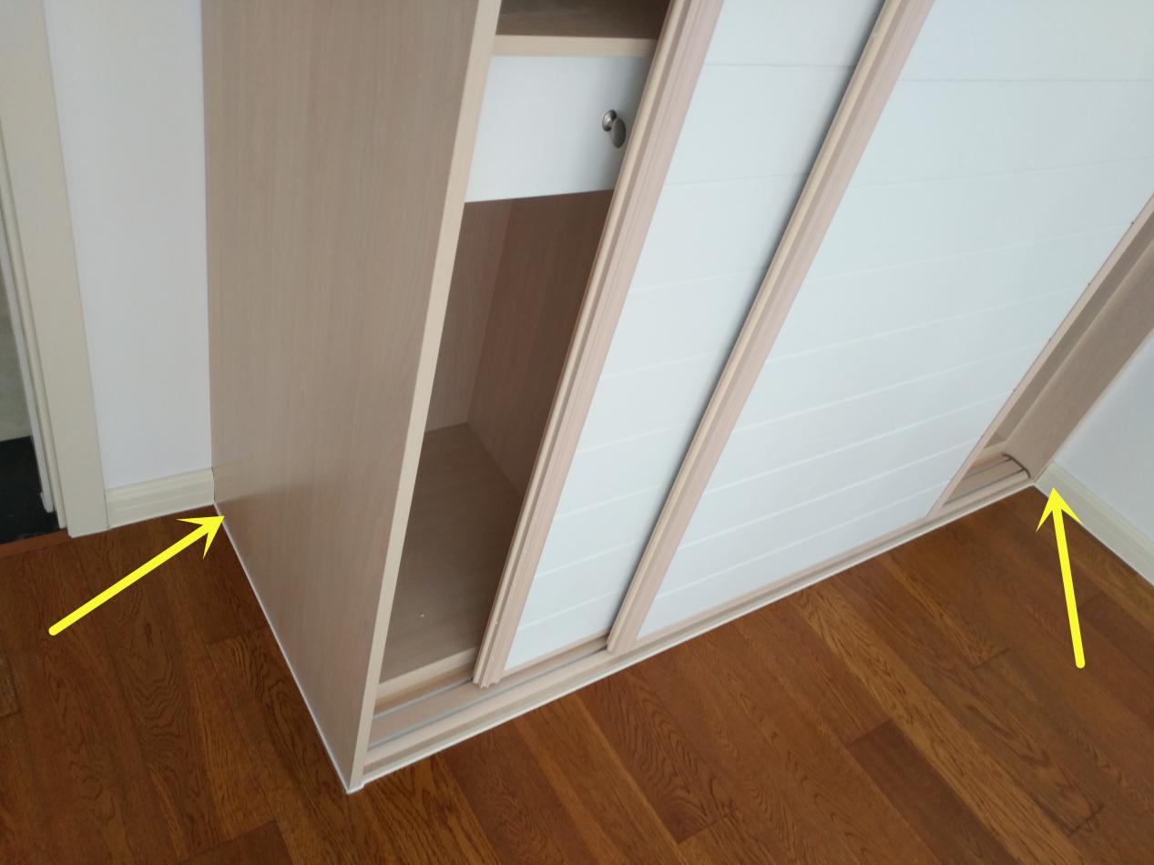 不锈钢门套跟木踢脚线怎么收口,隐藏式踢脚线跟门套缝隙怎么收口