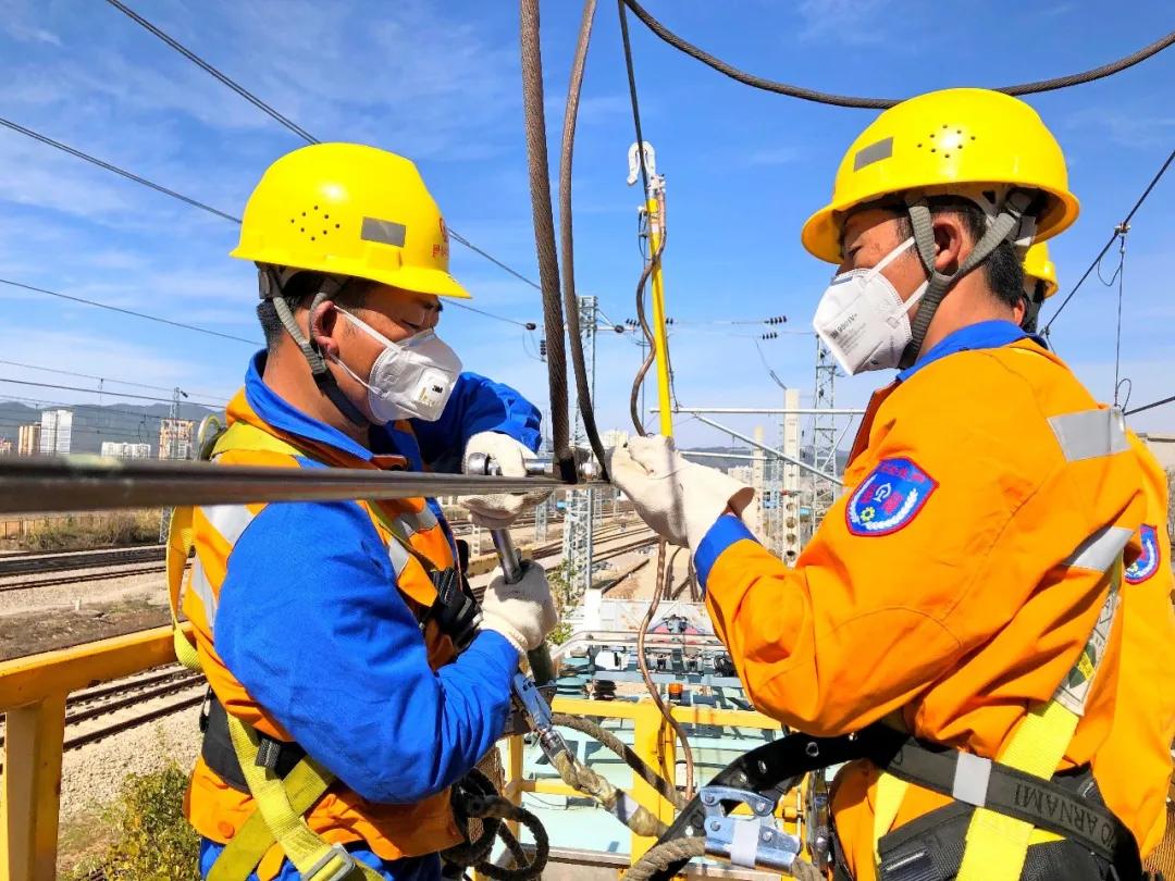 战疫情保春运铁路警察在行动,抗击疫情守护平安摄影征稿