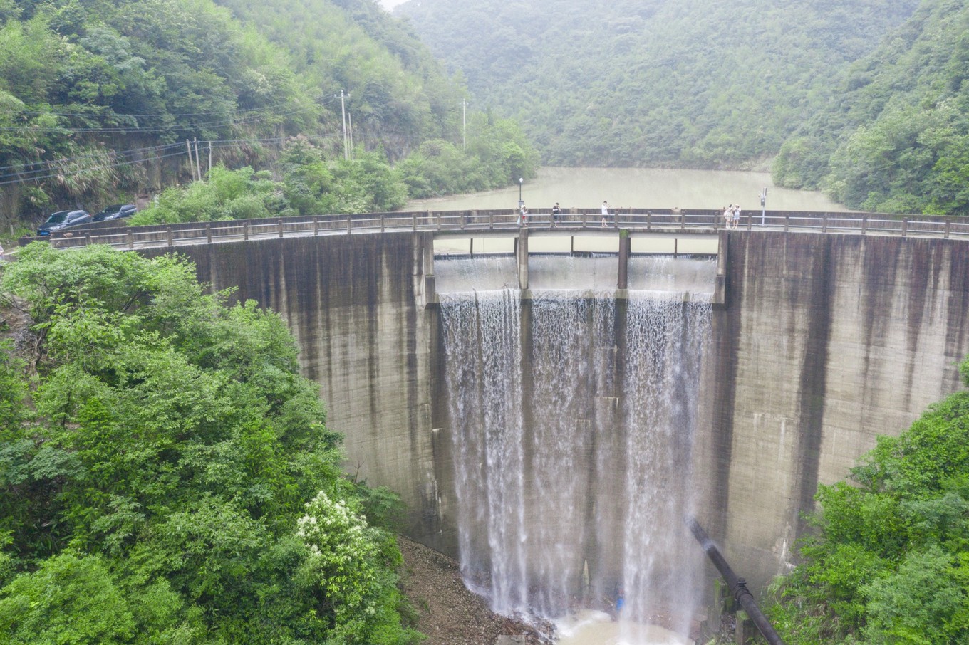 桐庐山湾湾漂流门票多少,桐庐山湾湾漂流景区在什么地方