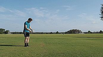 初学者学习颠球的八个建议,初学者如何学习颠球