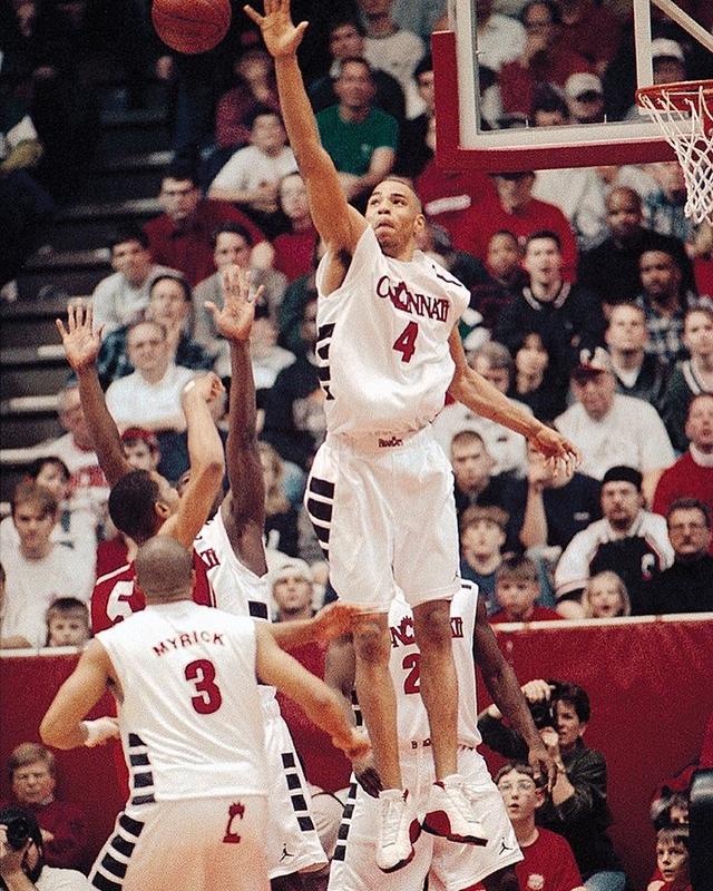 肯扬马丁23岁为何能当状元,邓肯盖帽肯扬马丁