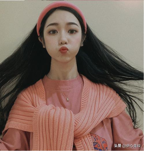 圆脸发饰怎么用好看,简单适合头发少圆脸女生的发饰