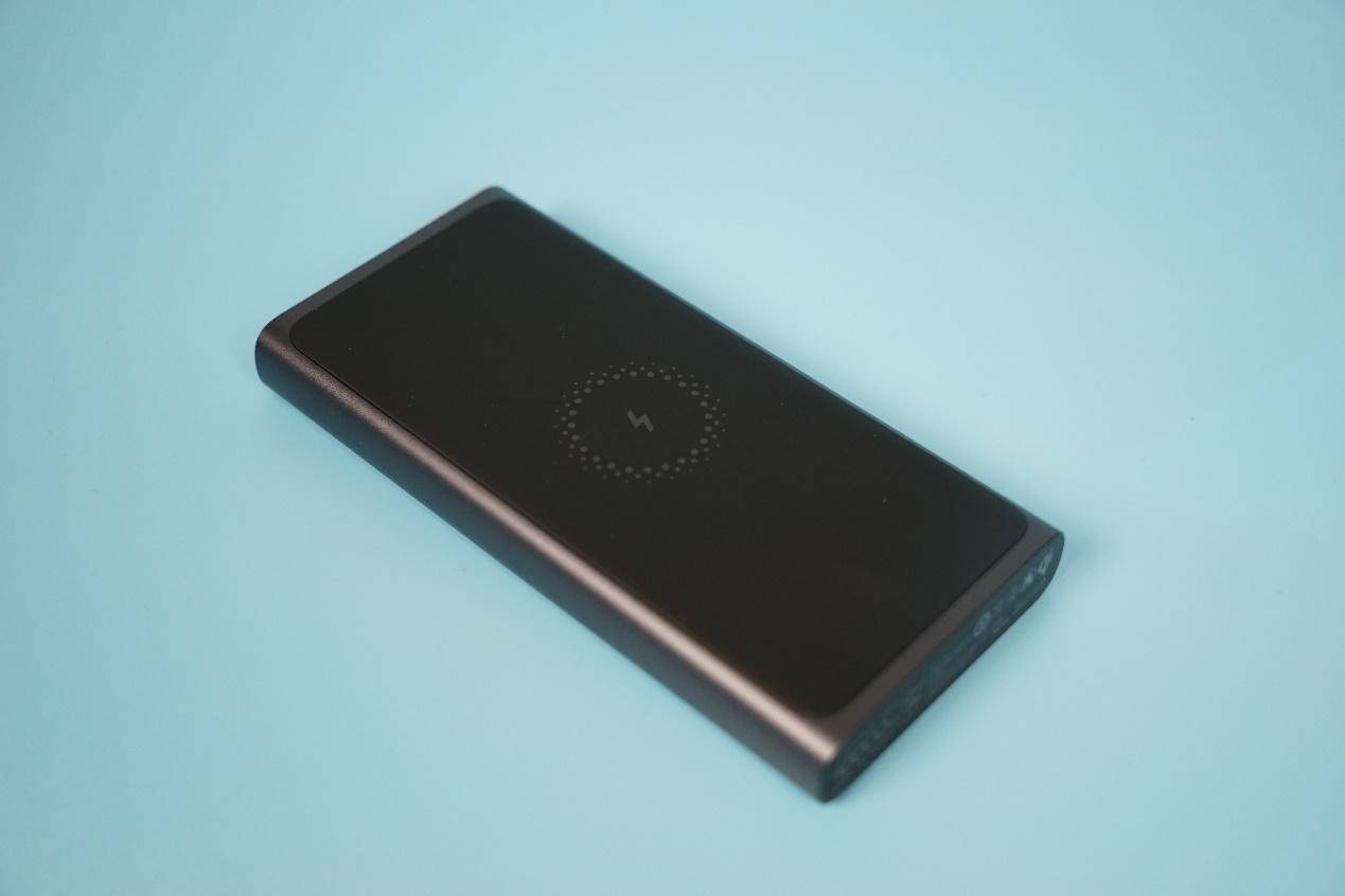 冷静看小米,小米无线充电宝30w10000mah