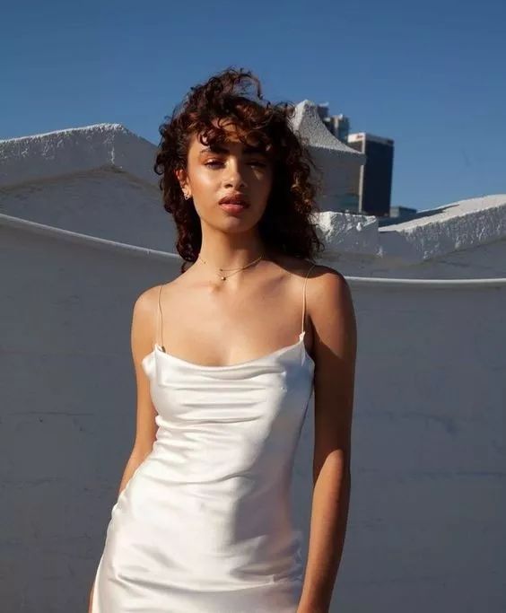 吊带连衣裙外搭小开衫,红色吊带连衣裙外搭