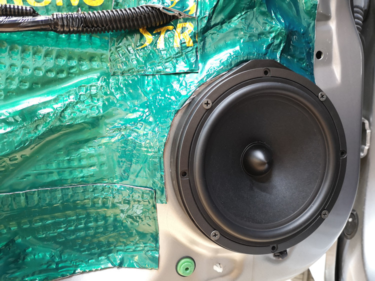 本田锋范换了大屏幕音响音效调节,本田锋范音响改装推荐