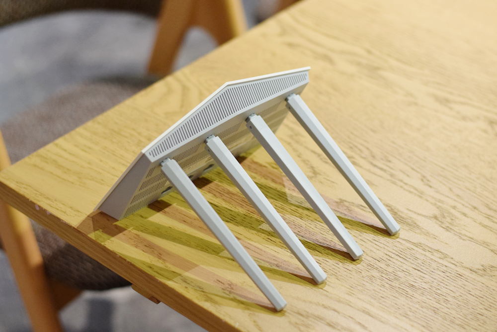 怎样给路由器增加外置天线,路由器天线内置好还是外置好