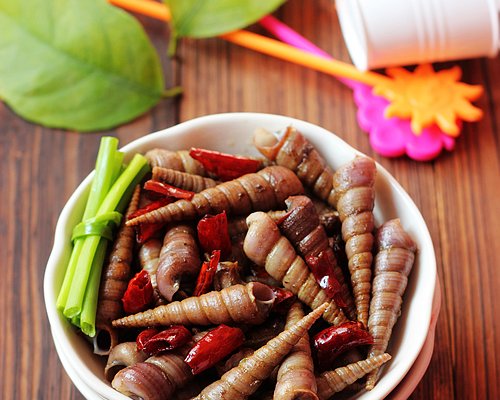 尿酸高痛风是不是要经常排尿,尿酸高先排尿酸还是抑制尿酸生成