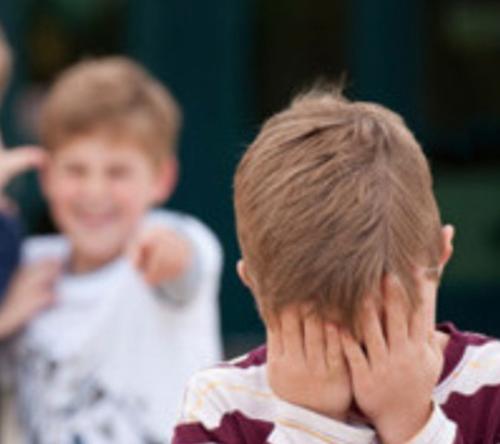 孩子被其他同学排斥孤立很伤心？不用担心，五个方法有效解决难题