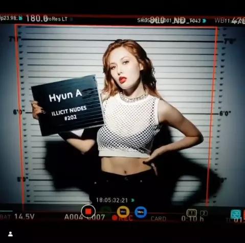 泫雅性感带货StussyxNikeKK，姐姐穿上果然比别人好看一万倍