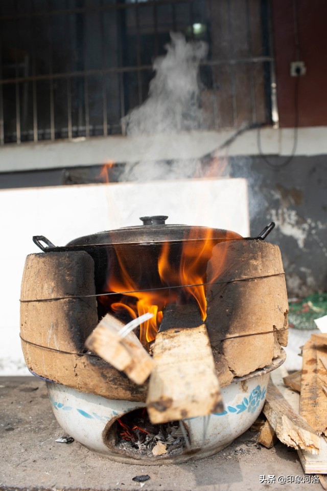 你吃过柴火饭吗,你吃过真正的柴火饭吗