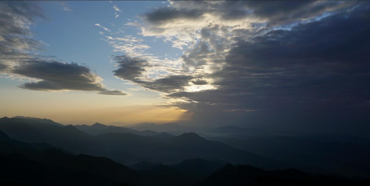 再也不怕背包被汗湿了：多特福特拉26L户外背包评测