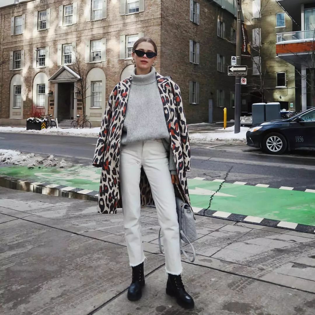 一条白裤子，搭配所有大衣！时髦精必备，给你整个冬天的高级感