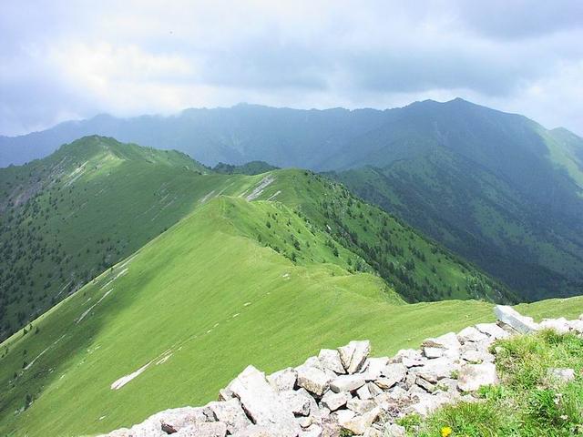 佛教四大名山之一五台山风景,五台山藏古寺全景图